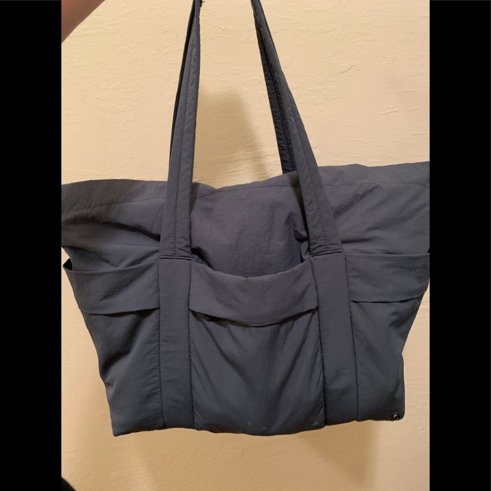 On my level 30L | Lululemon Gym Bag